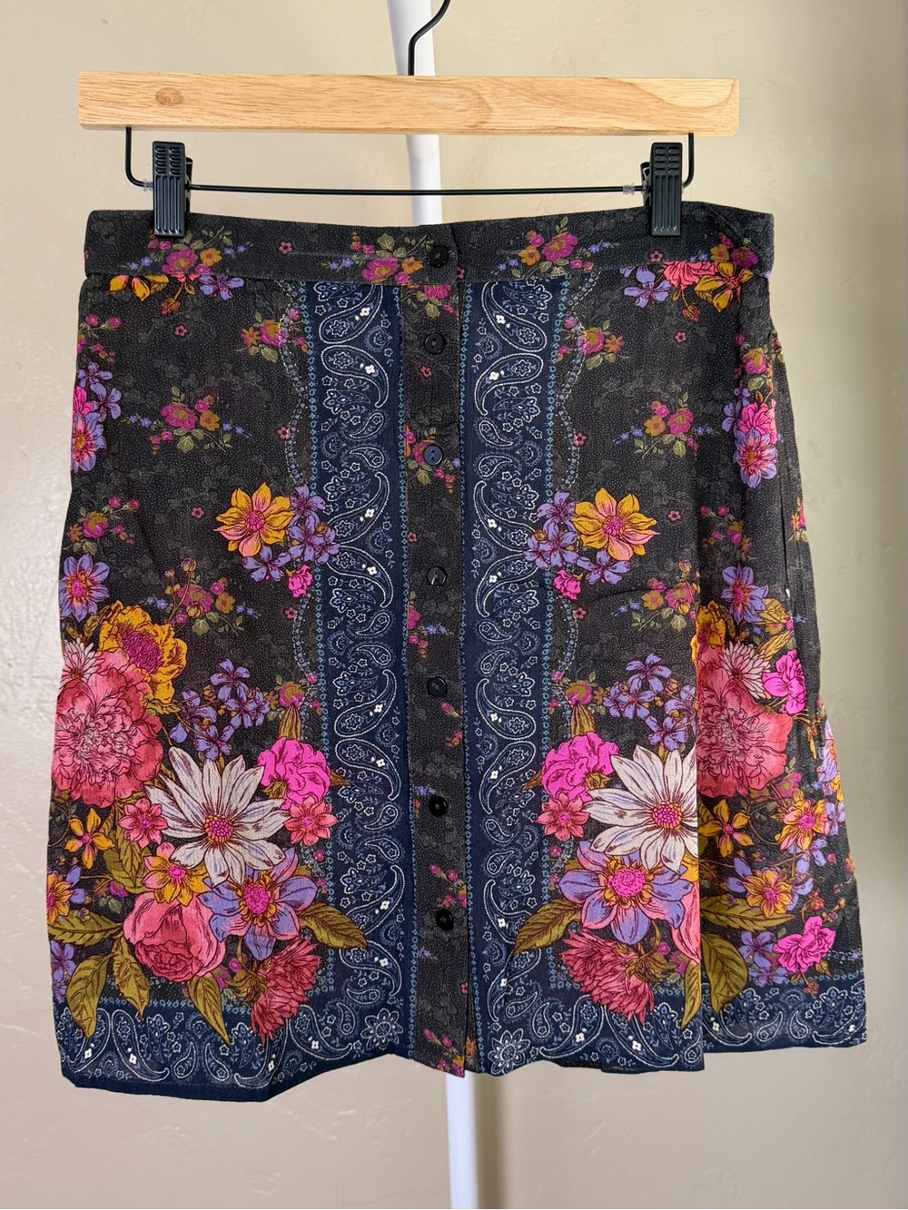 NATURAL LIFE Elaina Mini Skirt Medium NWT English Garden Charcoal Floral Print - Picture 4 of 10